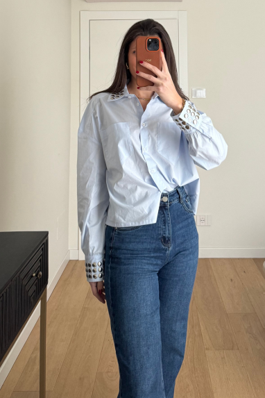 Camicia con applicazioni su colletto e polsini