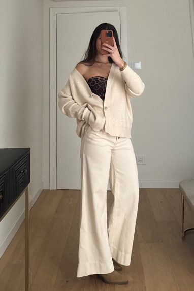 Cardigan crochet con bottoni gioiello