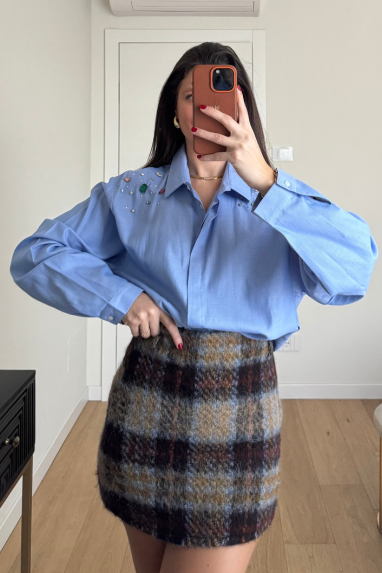 Camicia con applicazioni laterali