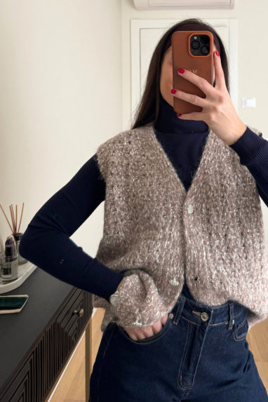 Gilet con bottoni gioiello