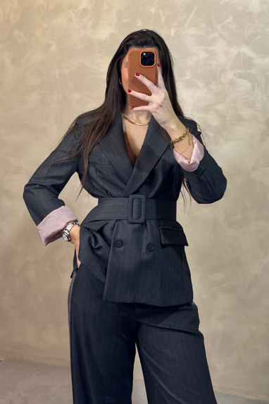 ECO Blazer gessato con cintura