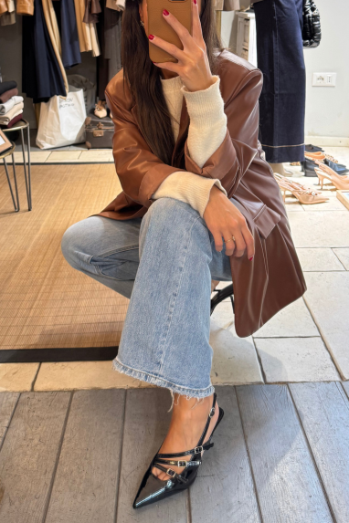 TWENTY Slingback in vernice con fibbie