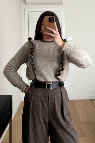 Maglia girocollo con volant