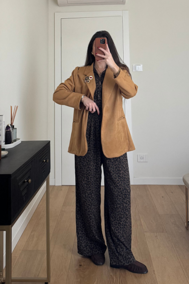 Blazer monopetto suede con spille