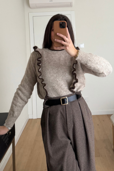 Maglia girocollo con volant