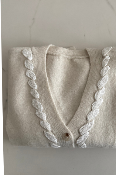 Cardigan con lavorazione frontale