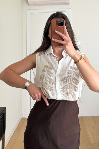MAISON AMOUR Camicia smanicata con ricamo