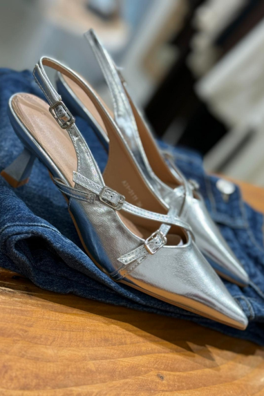 TWENTY Slingback a punta con fibbie