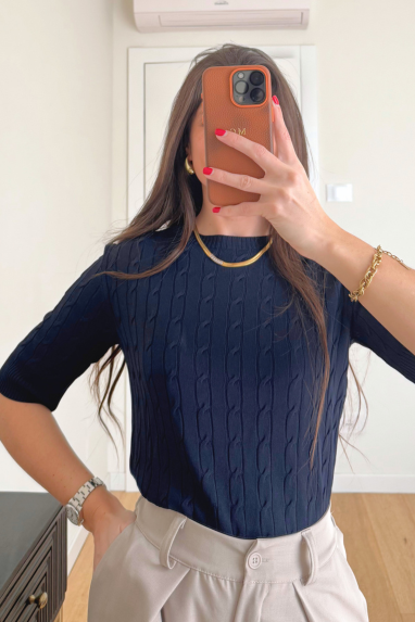 Maglia in filo con trecce