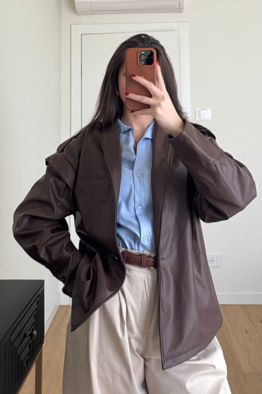 Giacca in ecopelle con fusciacca