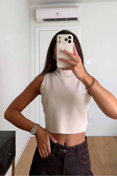 Top cropped Emma