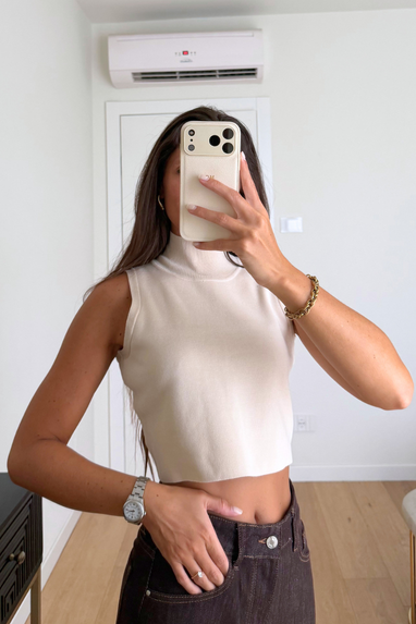 Top cropped Emma
