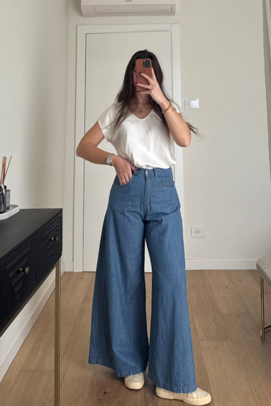 Jeans ampio a vita alta
