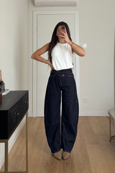 Jeans balloon bottone decentrato