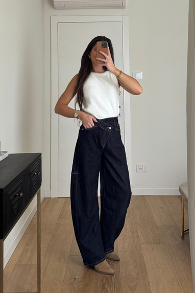 Jeans balloon bottone decentrato