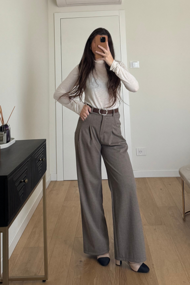 Tailleur spigato con giacca fusciacca in vita