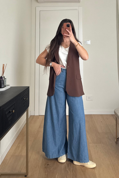 Jeans ampio a vita alta
